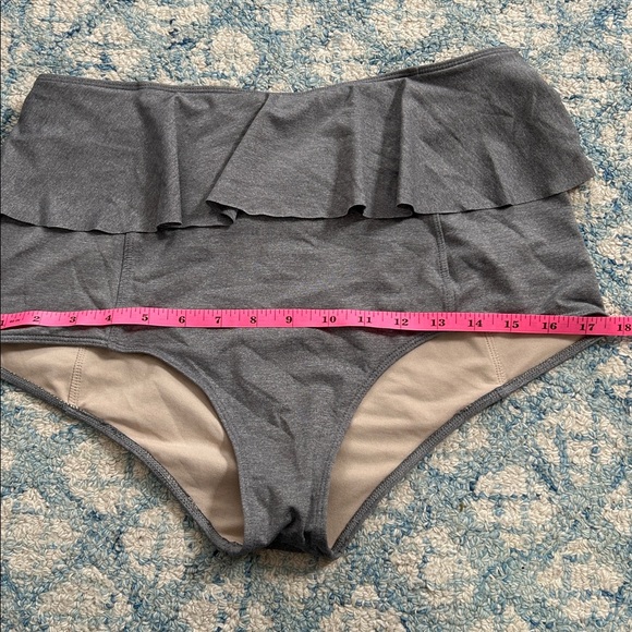 Koran jeans Gray Ruffled Women's Intimate swim bottoms Shorts large - Picture 5 of 6